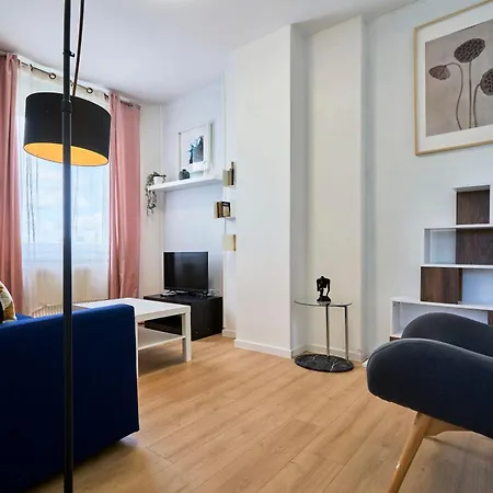 Maison Familiale Moderne Calme - *