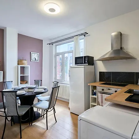 Maison Familiale Moderne Calme - *